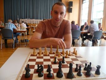 Zur den Spielergebnissen und zur Tabelle